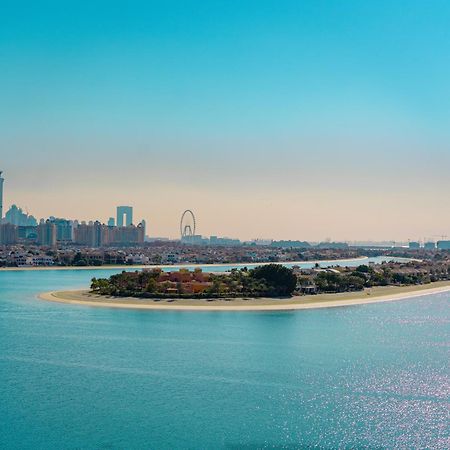 C Central Hotel And Resort The Palm Dubai Esterno foto View of the island