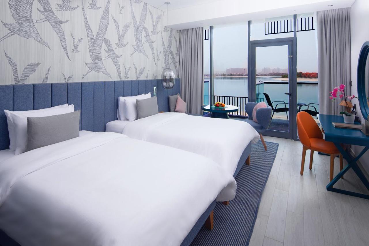 C Central Hotel And Resort The Palm Dubai Esterno foto A room at the hotel