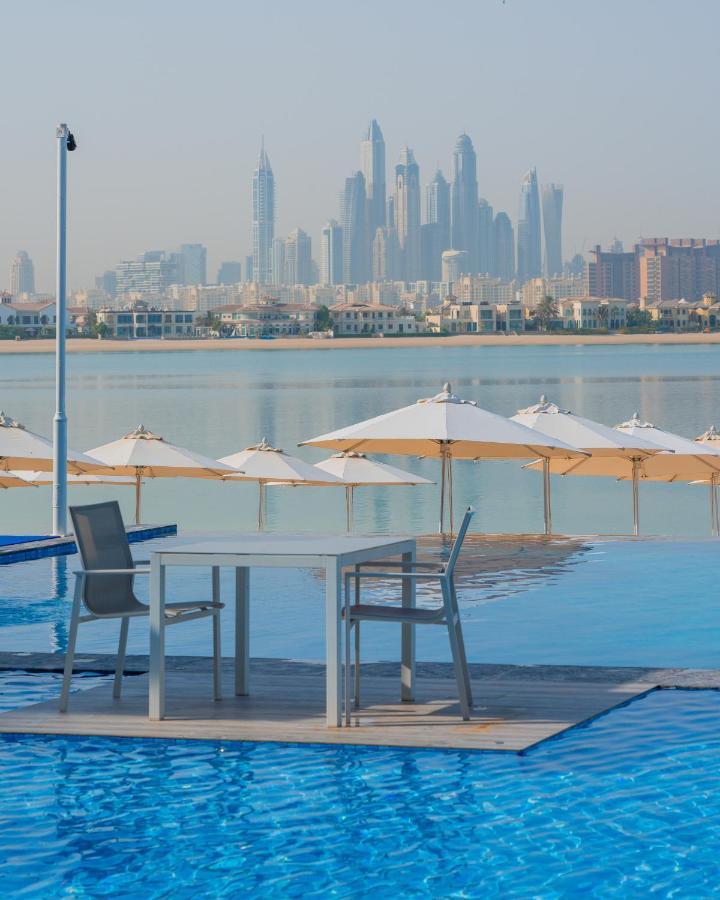 C Central Hotel And Resort The Palm Dubai Esterno foto The pool at Jumeirah Jumeirah