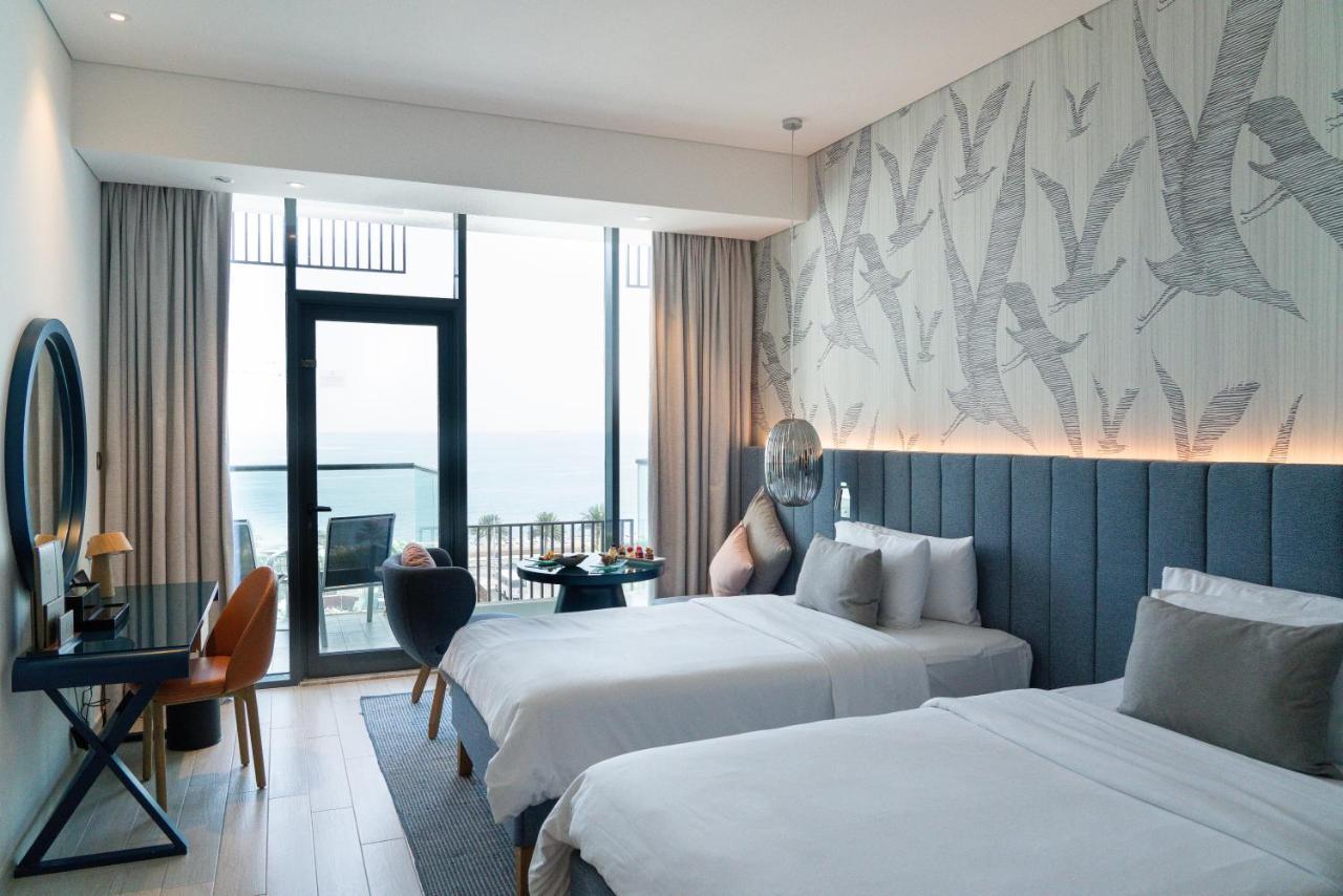 C Central Hotel And Resort The Palm Dubai Esterno foto
