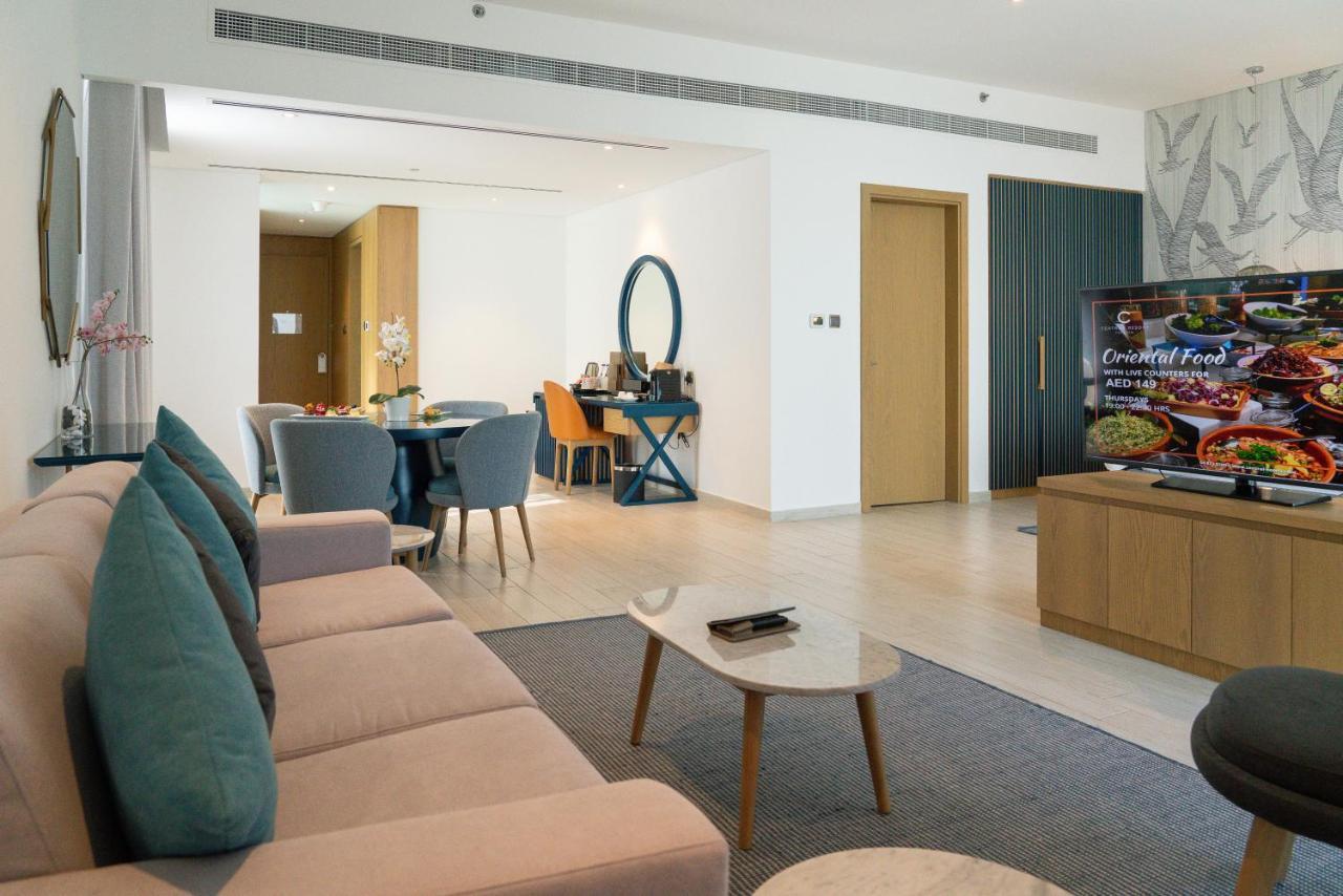 C Central Hotel And Resort The Palm Dubai Esterno foto A suite at the hotel