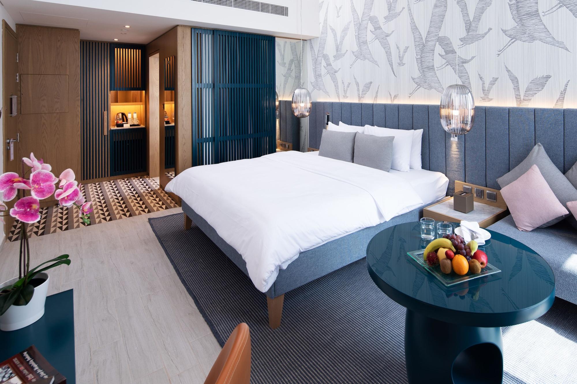 C Central Hotel And Resort The Palm Dubai Esterno foto A room at the hotel
