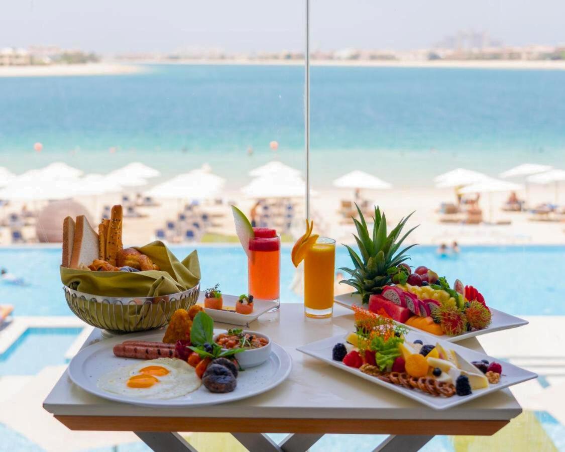 C Central Hotel And Resort The Palm Dubai Esterno foto Breakfast at Jumeirah Jumeirah