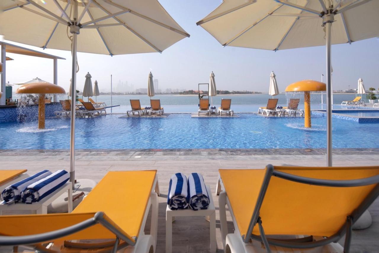 C Central Hotel And Resort The Palm Dubai Esterno foto The pool at Jumeirah Jumeirah