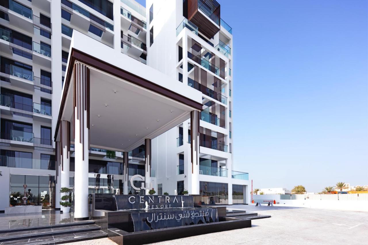 C Central Hotel And Resort The Palm Dubai Esterno foto The Central
